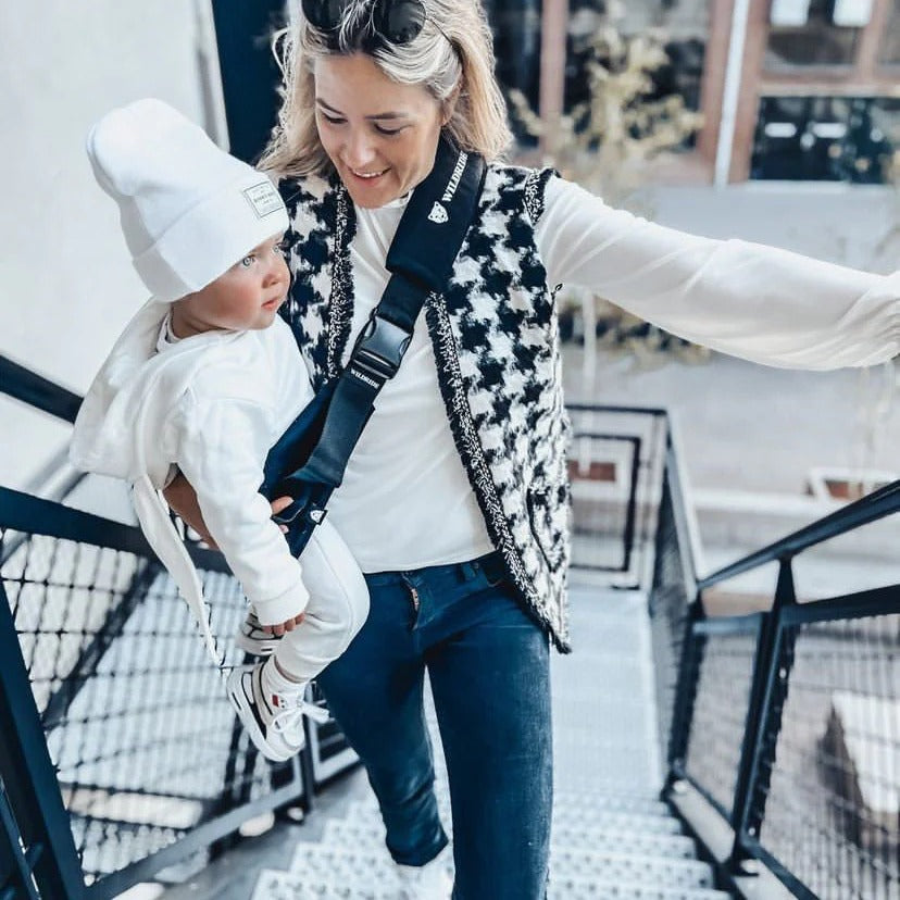 Comfortable Baby Carrier With Reduced Burden